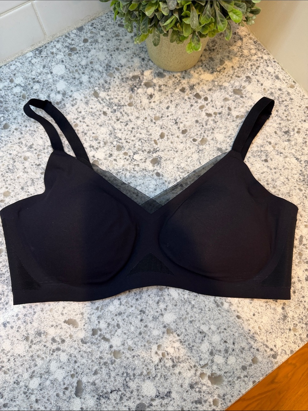 Honeylove Black Seamless Wireless Comfort Bra size medium